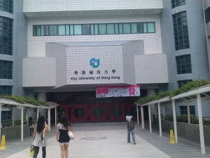 未来的年轻人还会去上大学吗？到教室去？