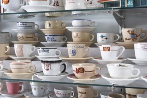 分享一首励志诗—–品味今晨的咖啡